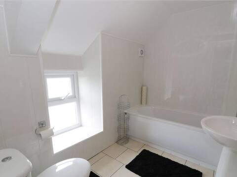Ty Rhos, Farm Stay, Sleeps 4, Rhoshirwaun 2 Miles From 阿贝达隆 外观 照片