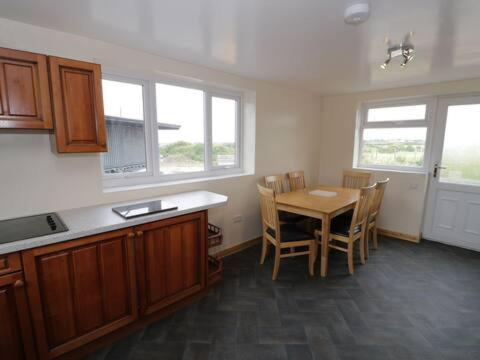 Ty Rhos, Farm Stay, Sleeps 4, Rhoshirwaun 2 Miles From 阿贝达隆 外观 照片