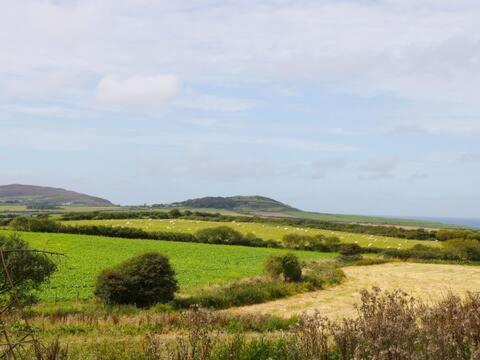 Ty Rhos, Farm Stay, Sleeps 4, Rhoshirwaun 2 Miles From 阿贝达隆 外观 照片